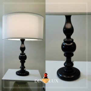 Abajur de madeira jequitibá torneada com cúpula de voil dupla