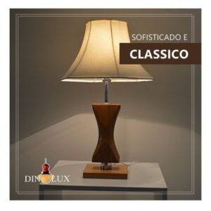 Abajur de madeira torneada com cúpula cônica de linho