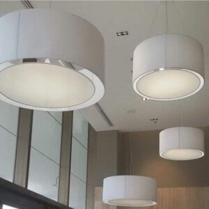 Lustre pendente pé direito alto